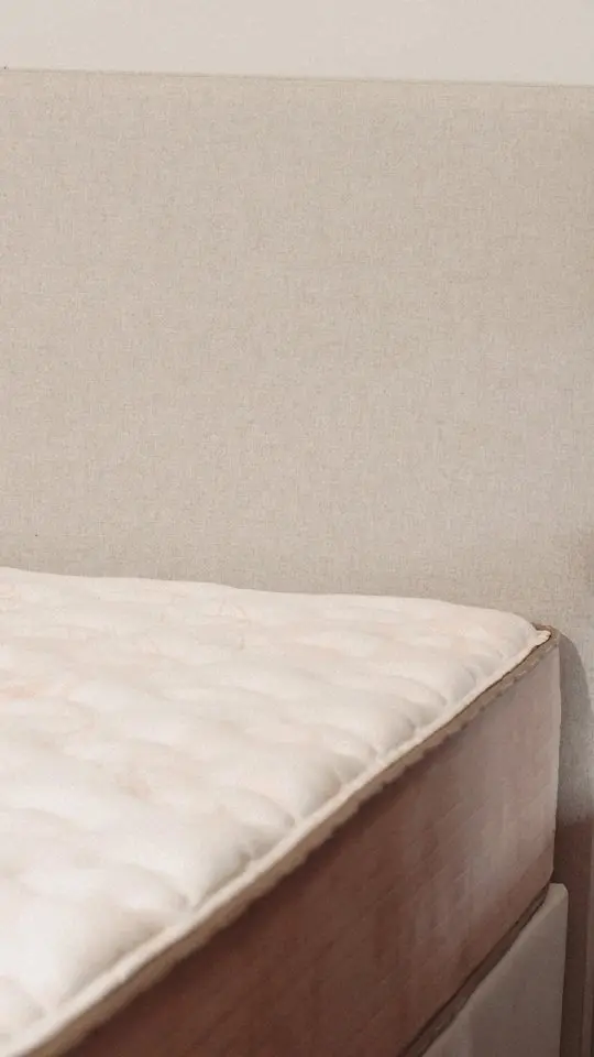 Simplicidade nas linhas retas e minimalistas.

#Cabeceira #QuartodosSonhos #ArtedoSono
