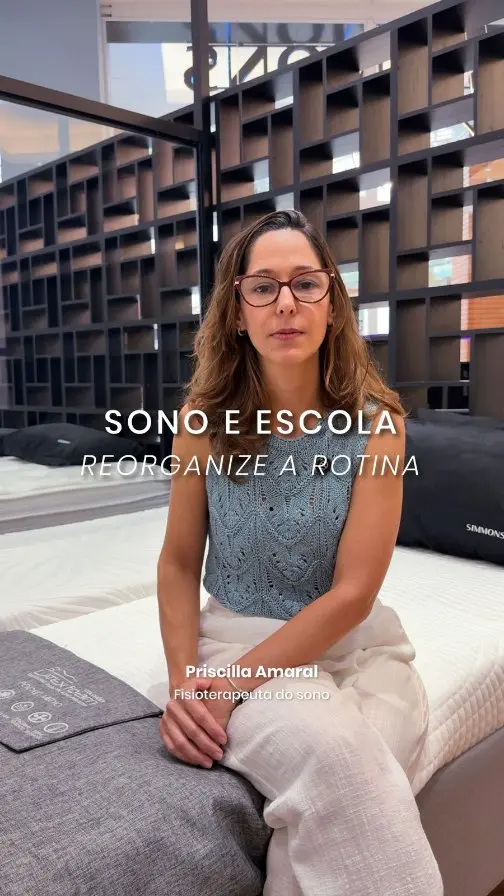 Volta às aulas. Nova rotina.
E, logo depois, uma pausa para o Carnaval.

Para crianças e adolescentes, tantas mudanças em tão pouco tempo impactam diretamente o sono.

E é justamente durante o sono que o desenvolvimento acontece de verdade. 🌙
É nele que o corpo libera o hormônio do crescimento.
É nele que o cérebro organiza memórias e consolida o aprendizado.
É nele que as emoções se regulam e a energia se renova.

Reorganizar a rotina de sono após esse período é um cuidado essencial com o futuro — físico, intelectual e emocional.

Por isso, em parceria com a @confrariadosono_ , convidamos a fisioterapeuta @priscillaamaralandrade para falar sobre a importância de reorganizar o sono.

Porque crescer bem começa dormindo bem 💜

#ArtedoSono #SonoInfantil #SonodoAdolescente #VoltaÀsAulas #RotinadoSono